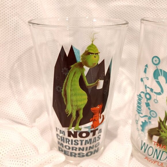 Set of 2 Christmas Grinch Glasses - Picture 3 of 3
